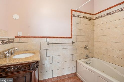 758 10th St, Philadelphia PA 19123-1966 exterior