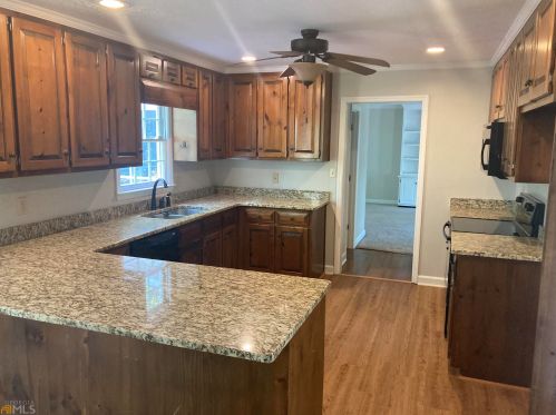 129 Lismore Dr, Lagrange, GA 30240-9580