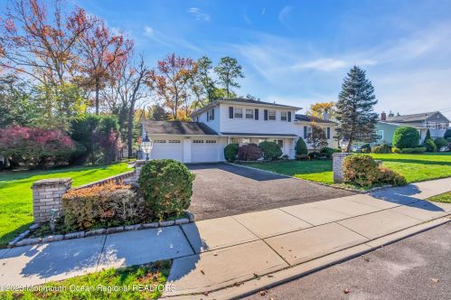 4 Judith Ct, Tinton Falls NJ  07712-4136 exterior