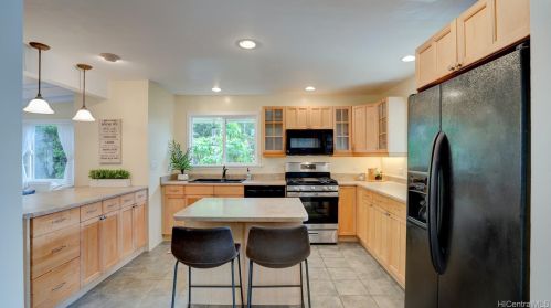 3077 Woolsey Pl, Honolulu HI  96822-1569 exterior