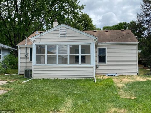1629 Hazel St, Saint Paul, MN 55119-4231