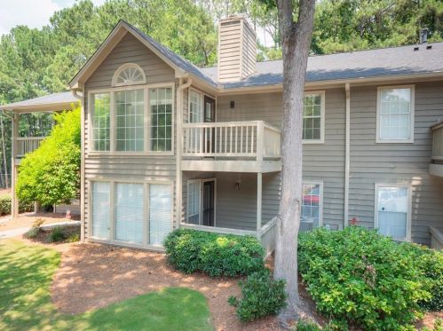 104 Country Park Dr, Smyrna, GA 30080-8215