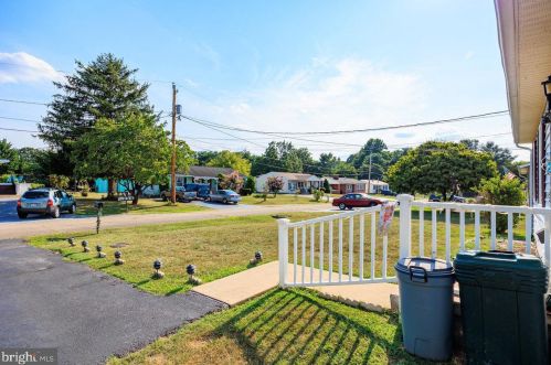312 Summit Ave, Elkton, VA 22827-1238