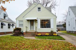 7922 Theota Ave, Cleveland OH  44129-1818 exterior