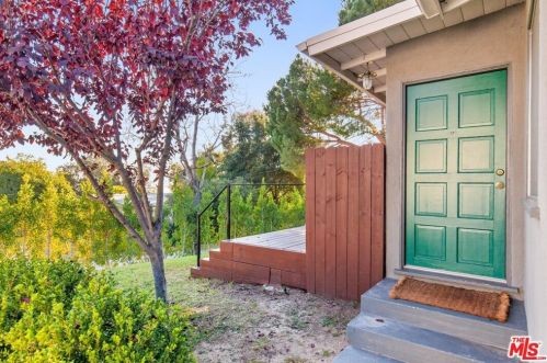 4539 Rising Hill Rd, Altadena, CA 91001-3745