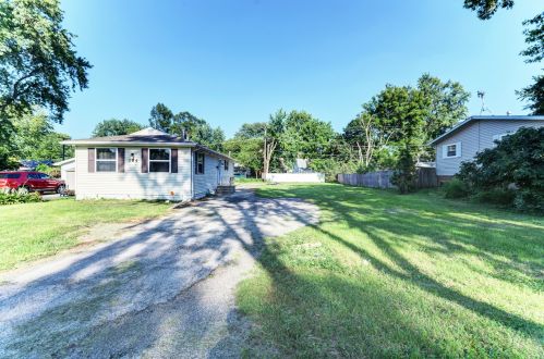 124 Schorie Ave, Joliet, IL 60433-1408