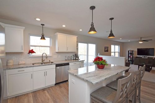 9655 Fallsridge Ct, Cincinnati OH 45231-2885 exterior