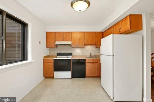 7327 Kerry Hill Ct, Columbia MD  21045-5024 exterior