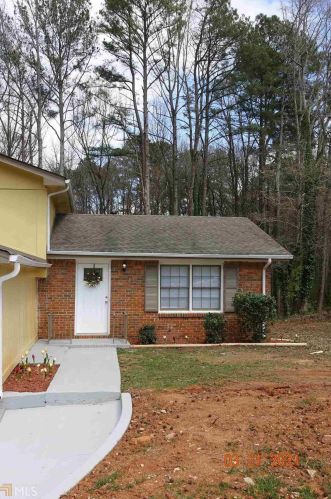 2823 Heritage Ln, Morrow, GA 30260-2815
