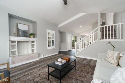 2010 Freesia Ave, Simi Valley CA  93063-3534 exterior