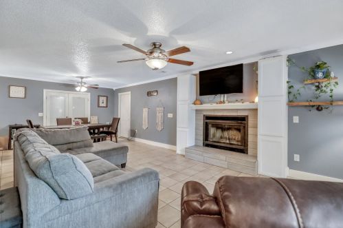 202 Magnolia Cresent Dr, Hiltonia, GA 30467-8524