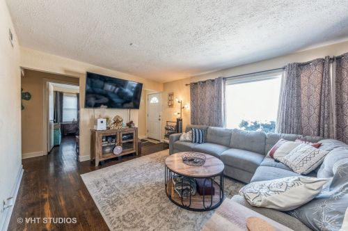 851 Webster Ln, Des Plaines, IL 60016-6340