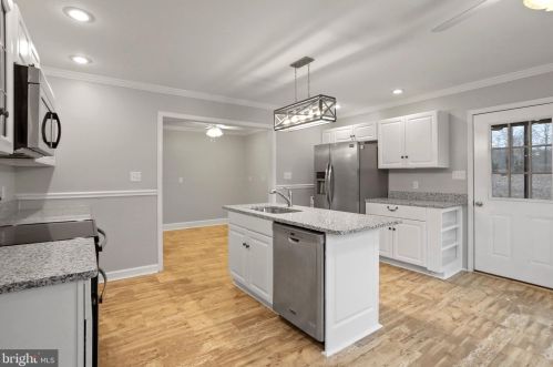 204 Quiet Place Ln, Berkeley Springs WV  25411-6633 exterior