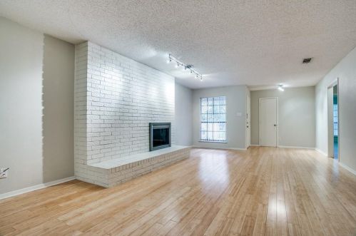 6452 Waverly Way, Fort Worth TX  76116-7358 exterior