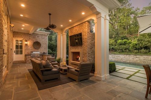 271 Hillside Dr, Atlanta GA  30342-3623 exterior