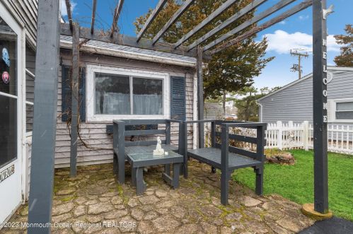 903 Beach Blvd, Lacey, NJ 08731-5224