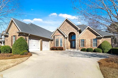 904 Fire Thorn Dr, Hampton, GA 30228-6060