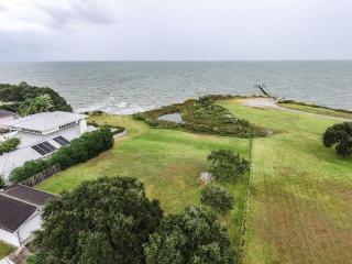 4706 Hamblen Ct, Taylor Lake Village TX  77586-1816 exterior