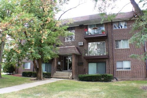265 Mill Rd, Addison IL  60101-2474 exterior