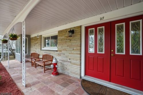 27 Spring Hill Dr, Town Center, NJ 07052-2411
