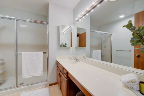 1075 Big Eagle Trl, Carol Stream IL  60188 exterior