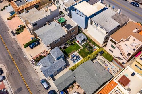 3534 Ocean Dr, Oxnard CA  93035-4345 exterior