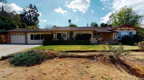 132 Broadbent Dr, Riverside CA  92507-4809 exterior