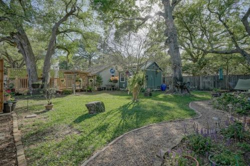 2021 Willowwisp, Taylor Lake Village TX  77586-3312 exterior