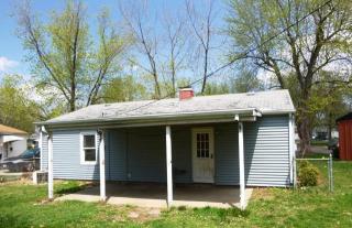 1608 Koch St, Pekin, IL 61554-5944
