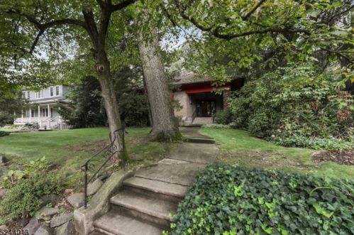 117 Maplewood Ave, Maplewood, NJ 07040-1233