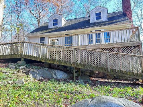 27 Pelham Ln, Wilton, CT 06897-1313