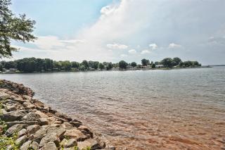 21447 Norman Shores Dr, Cornelius, NC 28031-6697