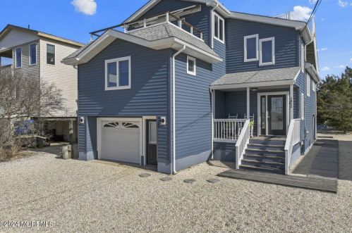 1802 Bayview Ave, Barnegat Light, NJ 08006-1581
