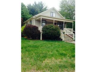 108 Metacomet Ave, East Providence, RI 02916-3126
