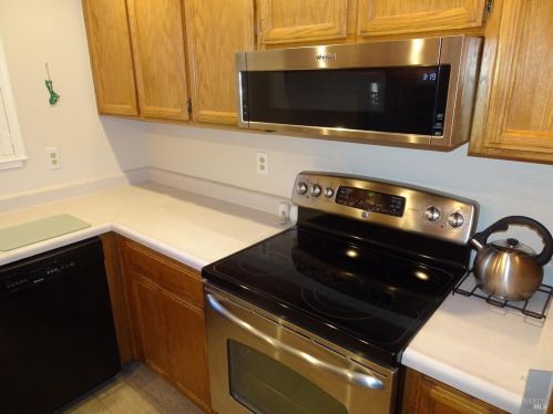 195 Bighorn Ct, Vacaville CA  95687-3438 exterior