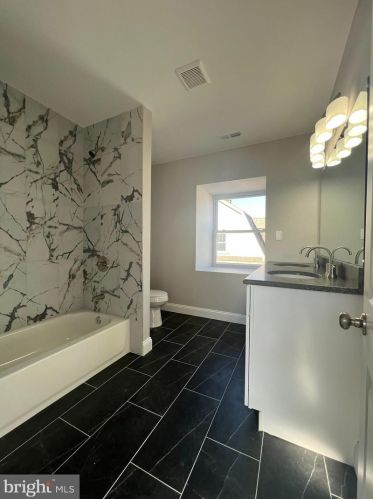 6805 11 St, Philadelphia PA 19147-1244 exterior