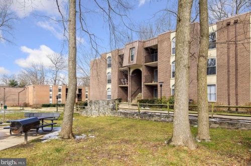 8306 Tobin Rd, Annandale, VA 22003-1235