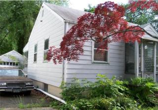 20 Latonia St, Edison, NJ 08817-4221