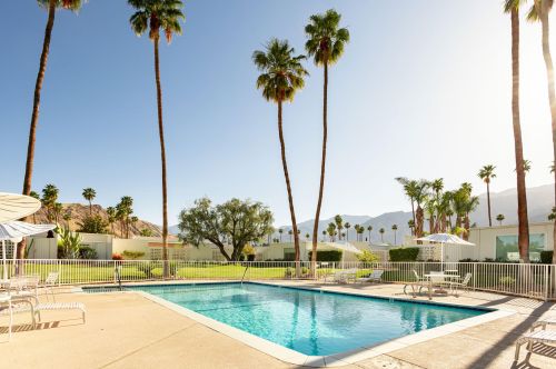 1812 Sandcliff Rd, Palm Springs, CA 92264-4815