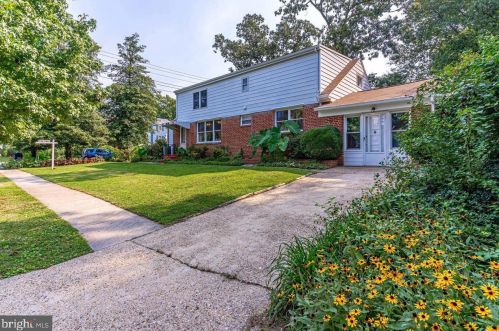 708 Forest Glen Rd, Silver Spring MD  20901-2210 exterior