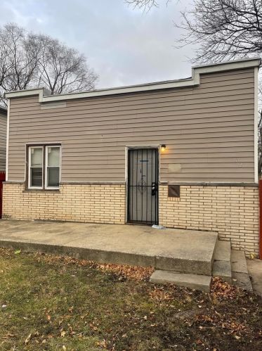 12 102nd Pl, Chicago, IL 60628-2016