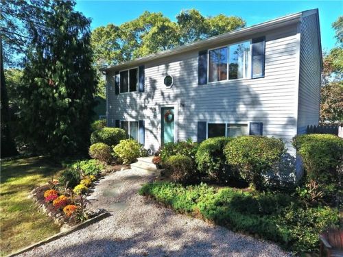 73 Winterberry Rd, South Kingstown, RI 02874-2488