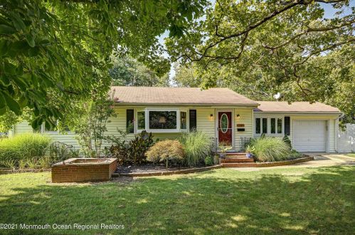 116 Bethany Rd, Hazlet, NJ 07730-1433
