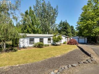 1839 Woodland Ave, Woodburn OR  97071-2009 exterior