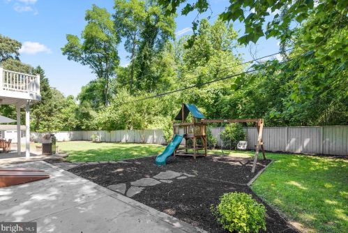 92 Berrywood Dr, Severna Park MD 21146-2001 exterior