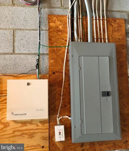 1020 Steeplechase Dr, Lancaster PA  17601-1779 exterior