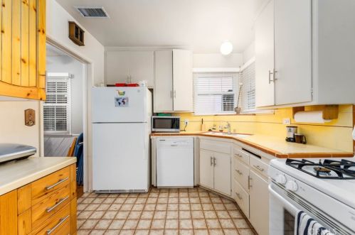 3637 1st Ave, Glendale CA  91214-2429 exterior