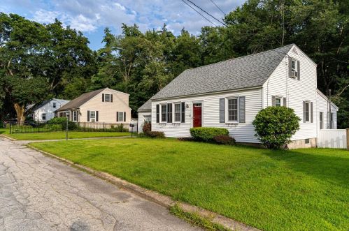 3 Wedgewood Rd, Dover, NH 03820-2615