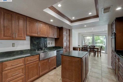 7542 Rosedale Ct, Pleasanton, CA 94588-3762