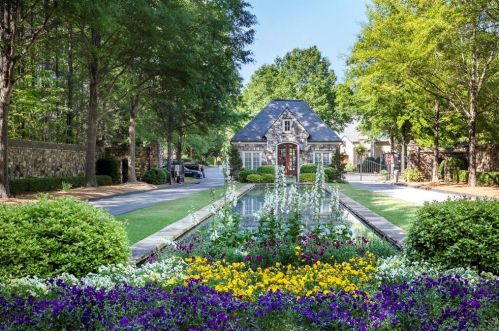 1750 High Trl, Atlanta GA  30339-5617 exterior